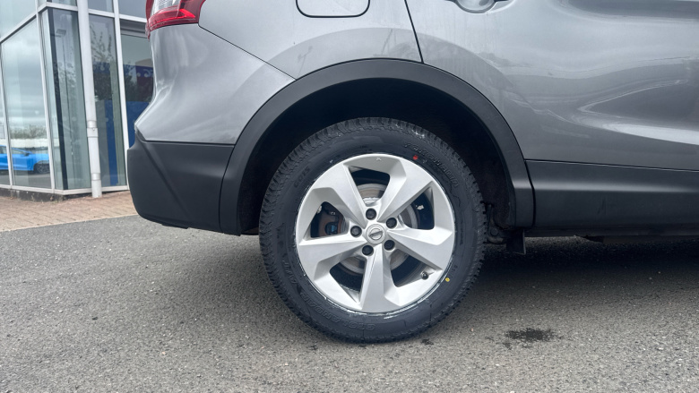 Nissan Qashqai 1.3 DiG-T Acenta Premium 5dr Petrol Hatchback